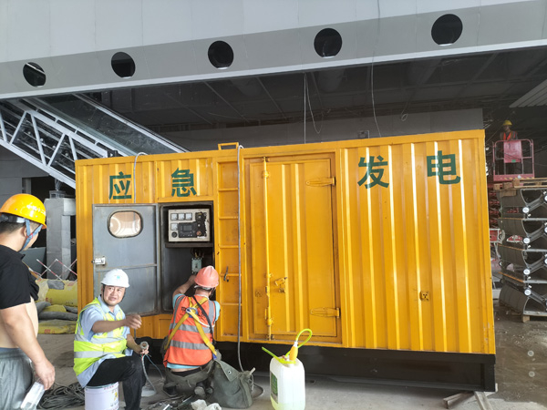 卓资怎样判断空气滤清器是否需要更换？